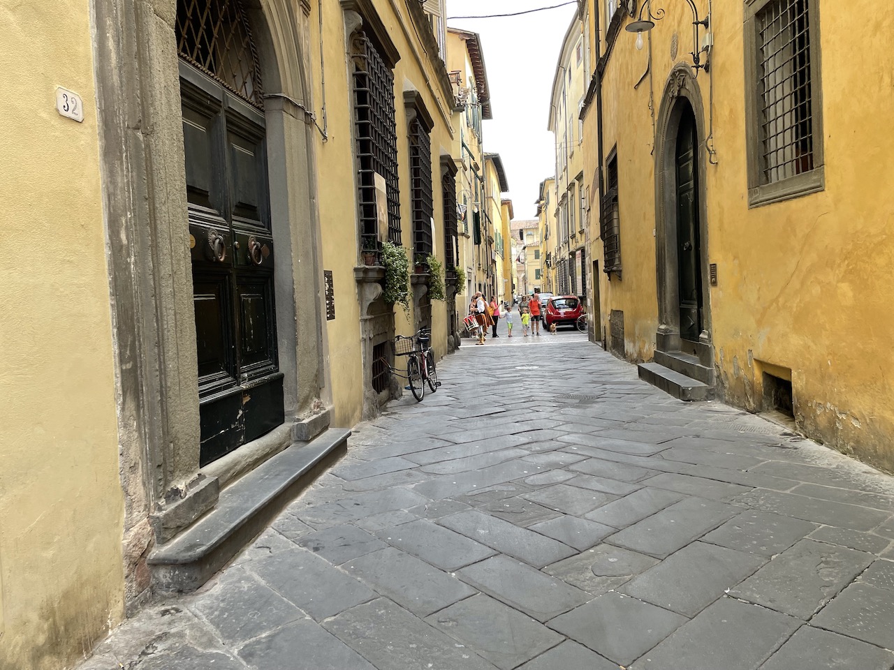 Narrow streets of Lucca - perfect for a heatwave